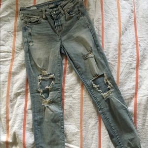 American eagle “shredded” skinny jeans